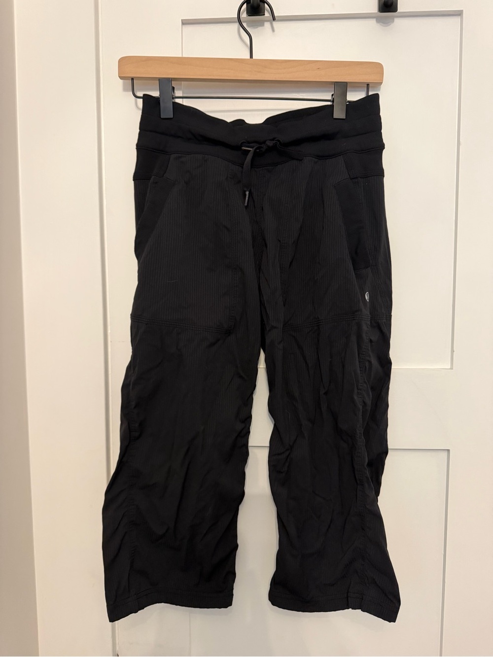 Lululemon cropped relaxed fit capri pants size 4 - Picture 1 of 2